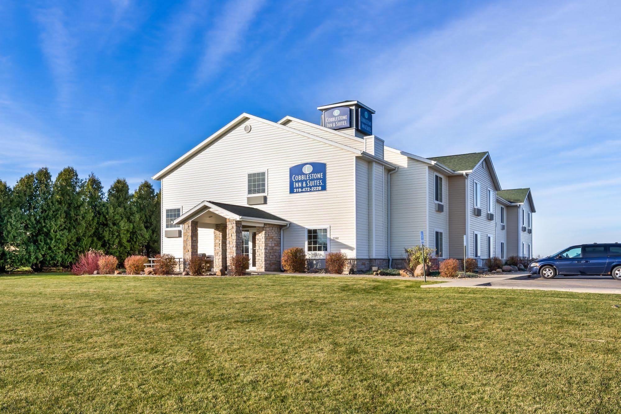 Cobblestone Inn & Suites - Vinton, Ia Bagian luar foto