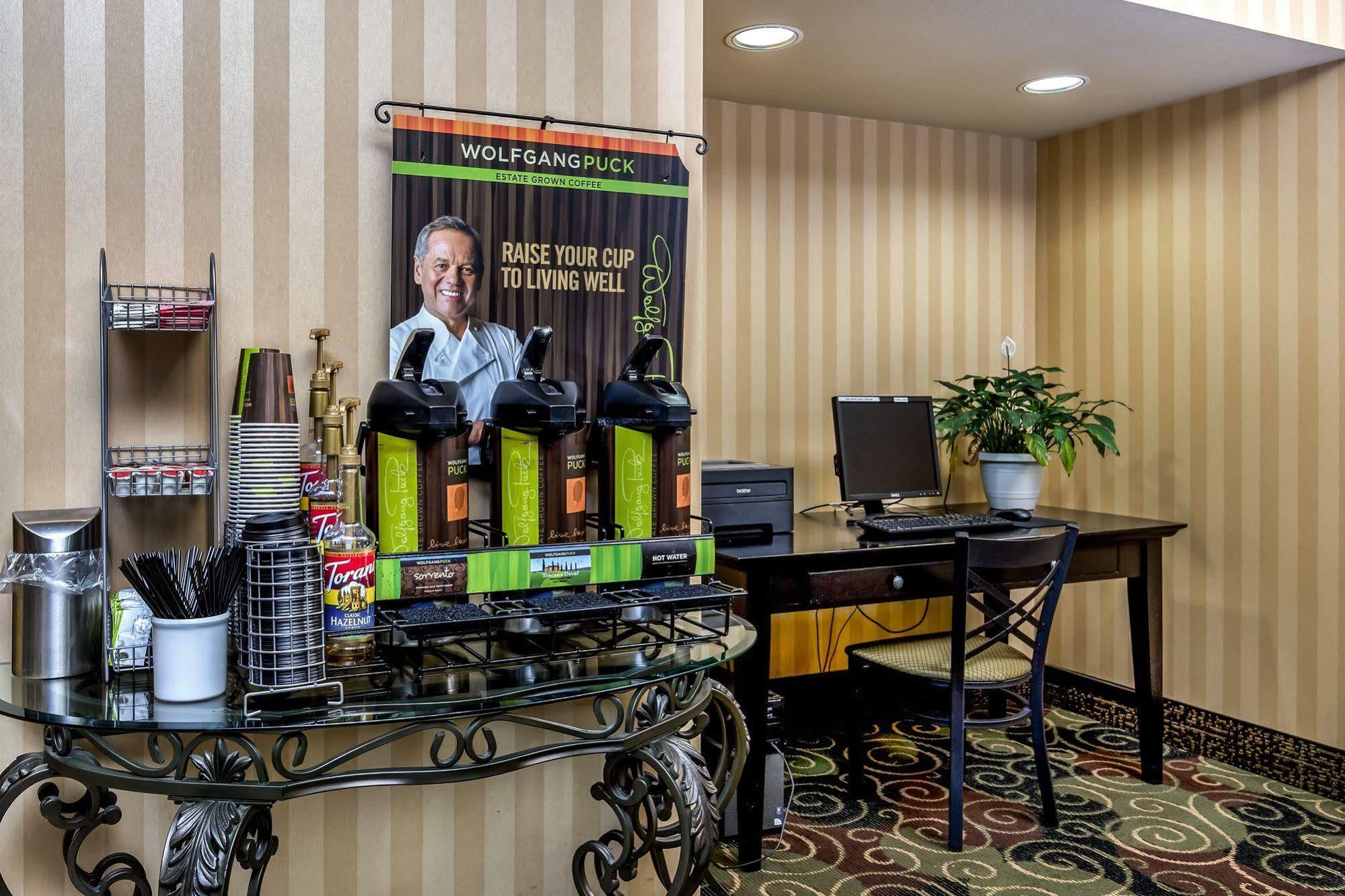 Cobblestone Inn & Suites - Vinton, Ia Bagian luar foto