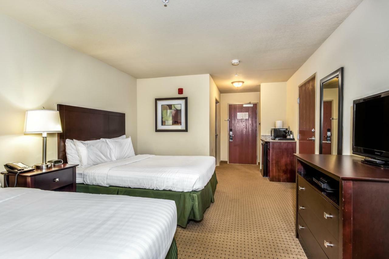 Cobblestone Inn & Suites - Vinton, Ia Bagian luar foto